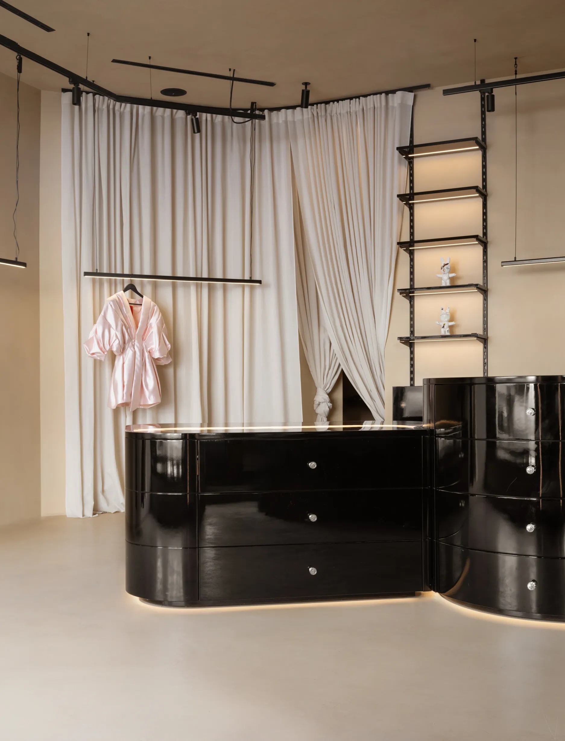 Alexandra Burmistrova——以对比、细腻和质感为基础展现创始人的内心世界-4