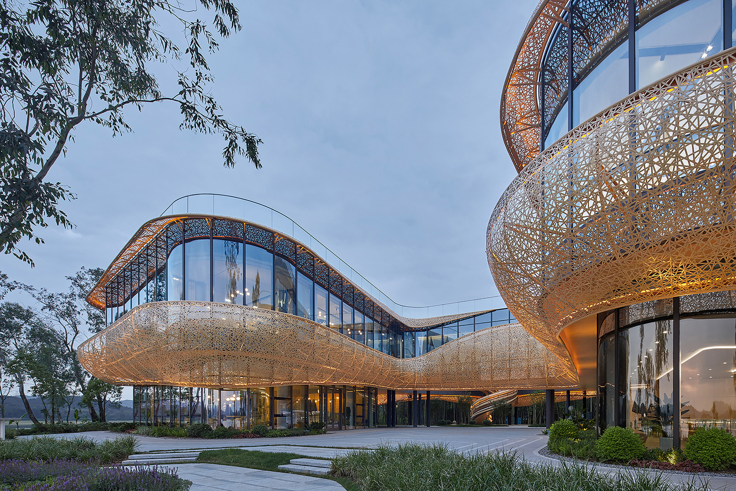 White Crane Lake Visitor Center / Archperience-2