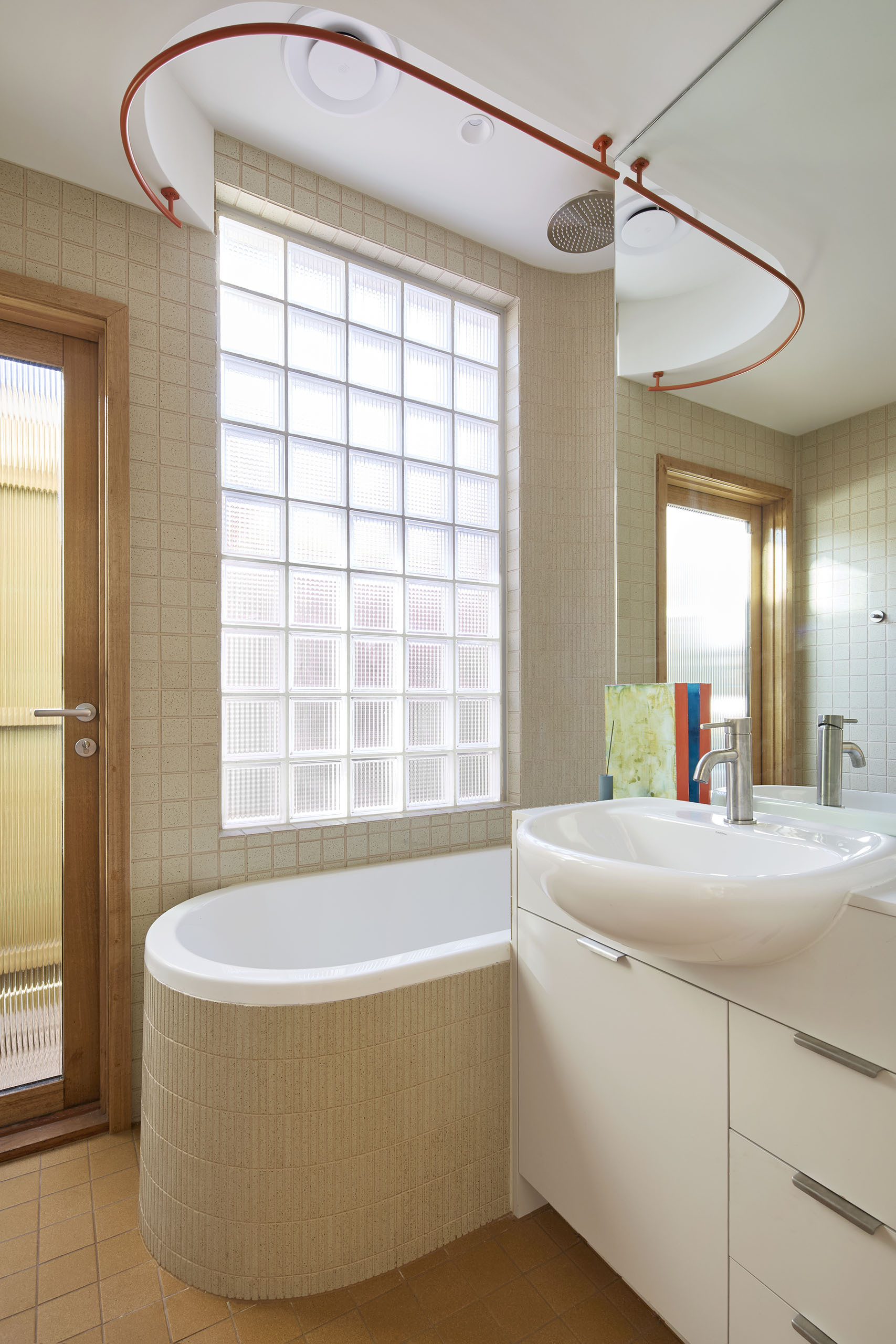 一个聚会的场所（这里House结合语境意译为场所更合适，如果直译为房子也可以，即一个聚会的房子 ） 丨澳大利亚墨尔本丨Sibling Architecture-28