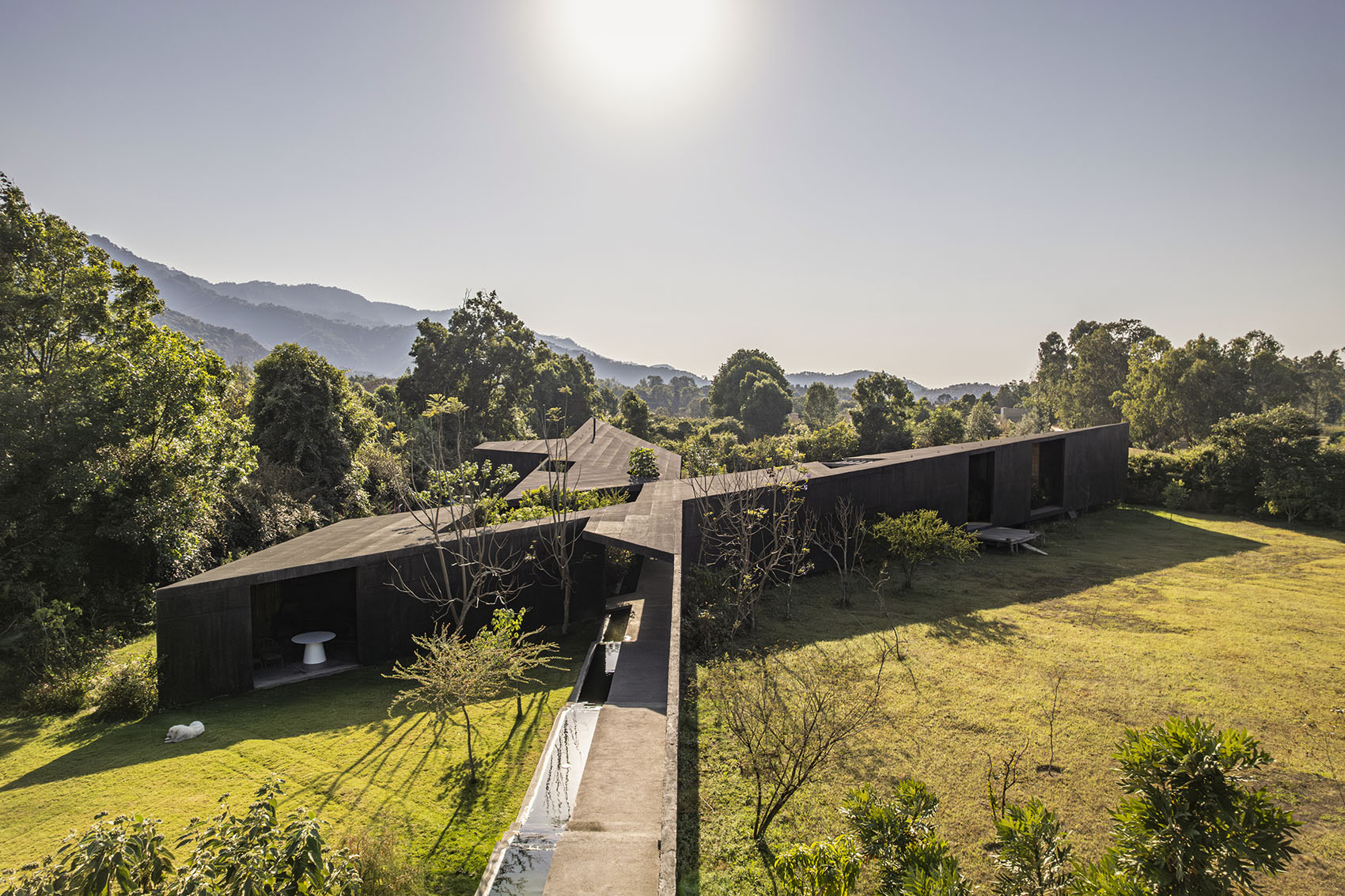 黑色住宅丨墨西哥丨TAC Taller Alberto Calleja-4