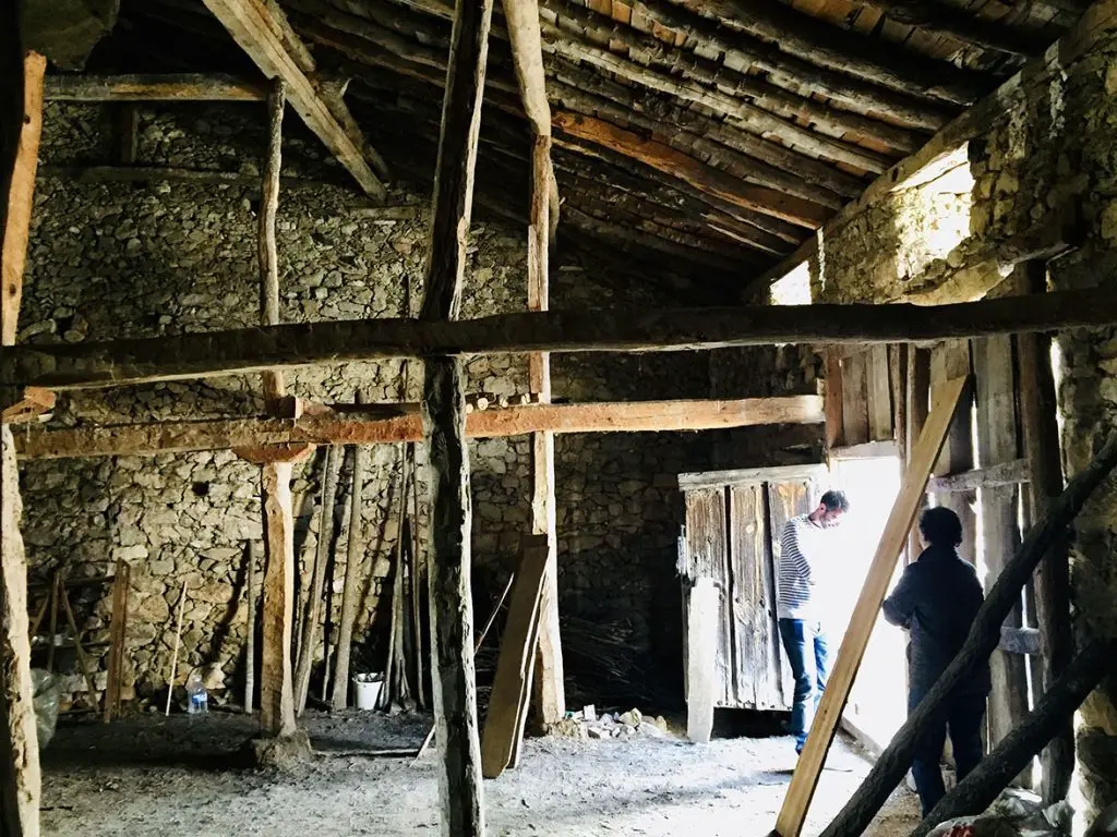 阳光照进历史 | 古老谷仓变身明亮住宅-9