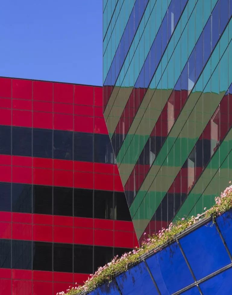 现代主义建筑大师西萨·佩里的一生与标志性作品-49