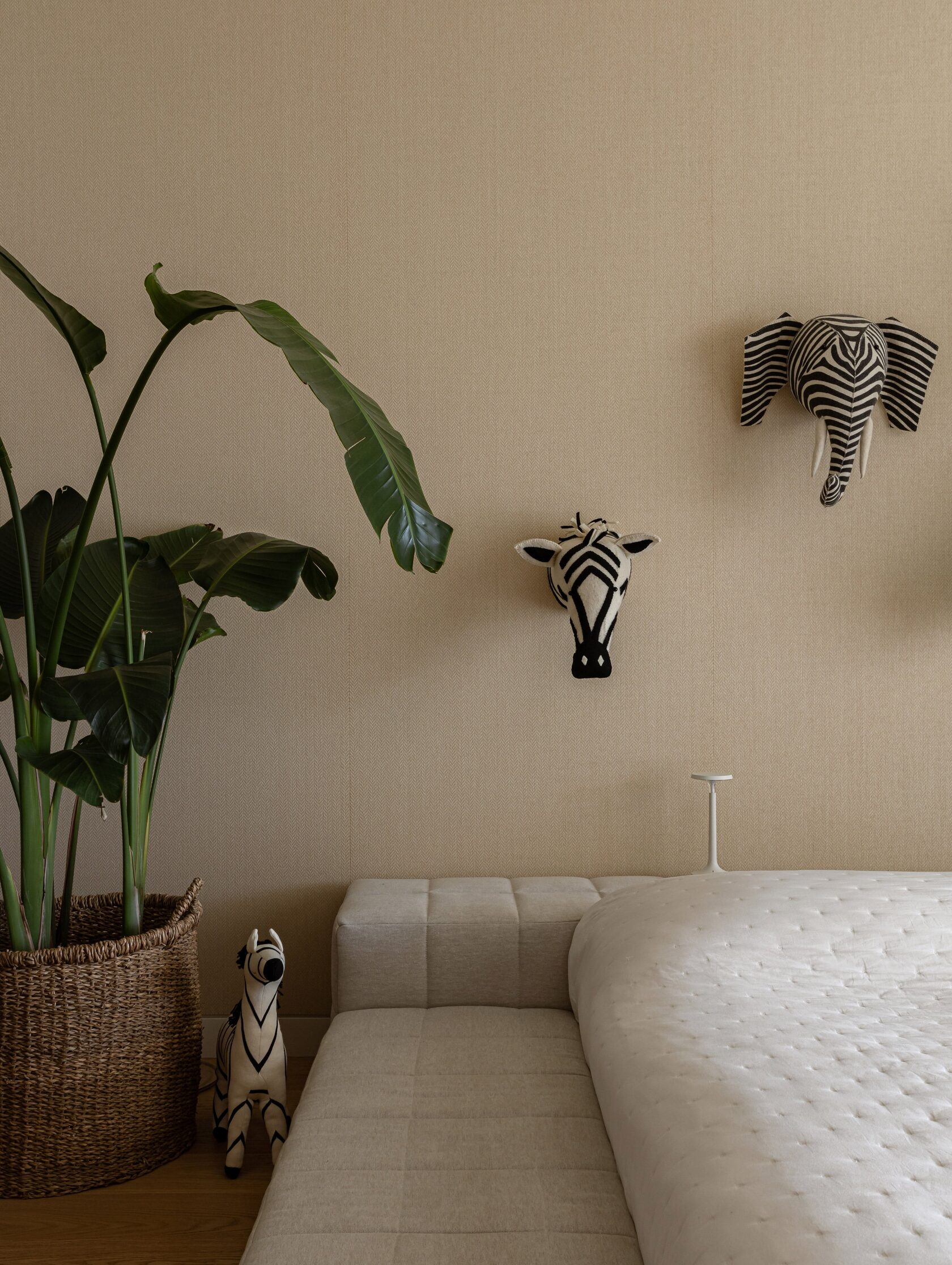 家不需要完美,只需要真实,一座 “克制” 却充满自由的住宅-30