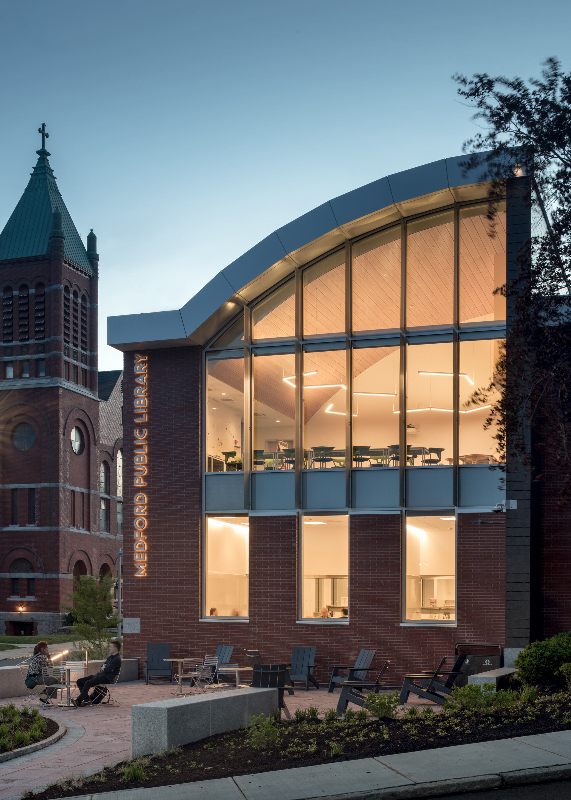 Charlotte & William Bloomberg Medford Public Library / Schwartz/Silver Architects-51