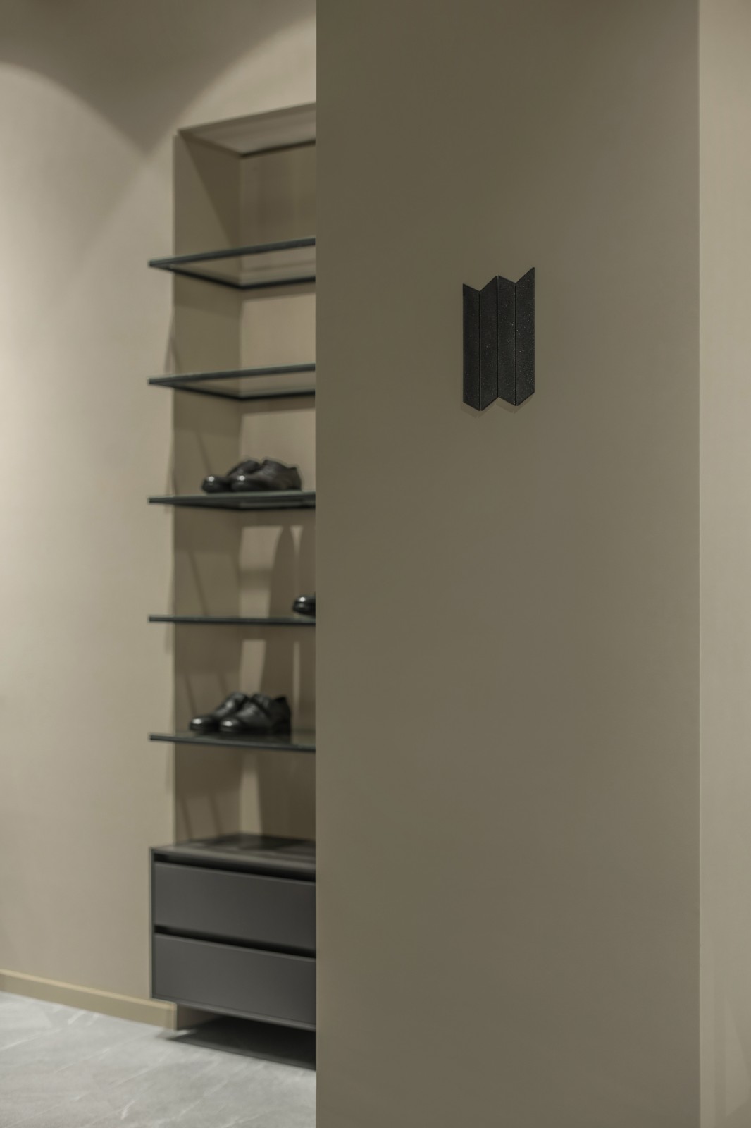 110m²国外极简男士服装店  LIS 设计工作室-14