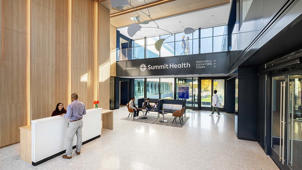 Gensler 的 Summit Health 多专科医疗 hub-4