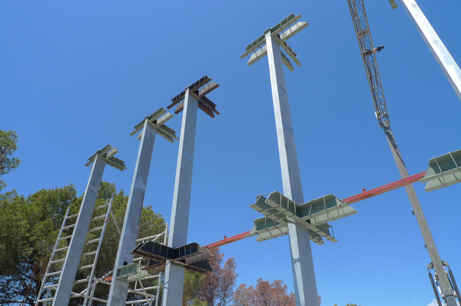 俯瞰地中海的不规则Cala Ambolo住宅-13