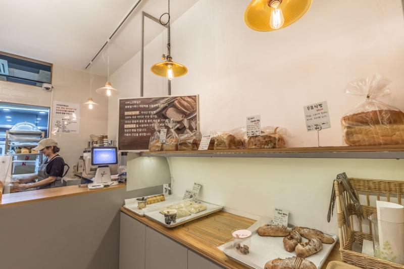 简约 13 坪烘焙店，打造温馨空间-11