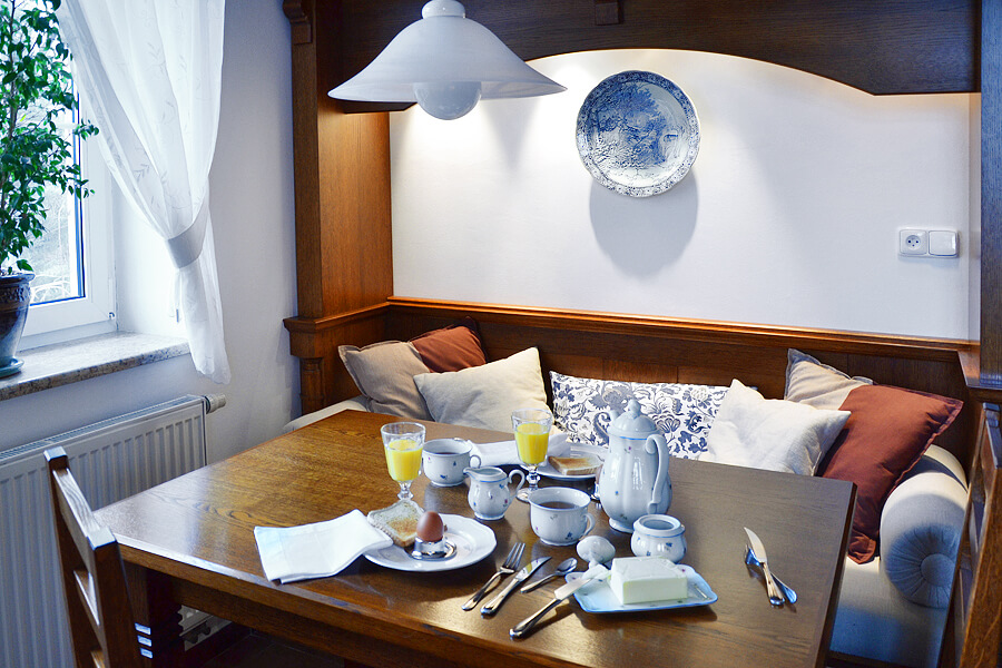 普罗旺斯风格小厨房设计丨Veronika Kostová（维罗妮卡·科斯托娃）-21