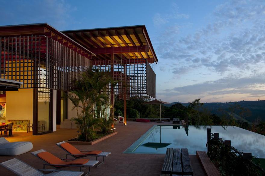 巴西 Casa Baroneza | 木结构与自然和谐共生的住宅设计-4