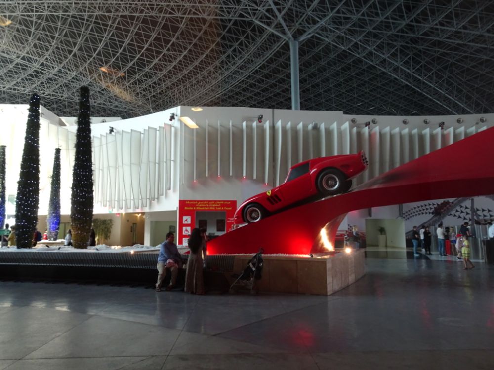 フェラーリ・ワールド・アブダビ | UAE の建築【世界建築巡り】-63