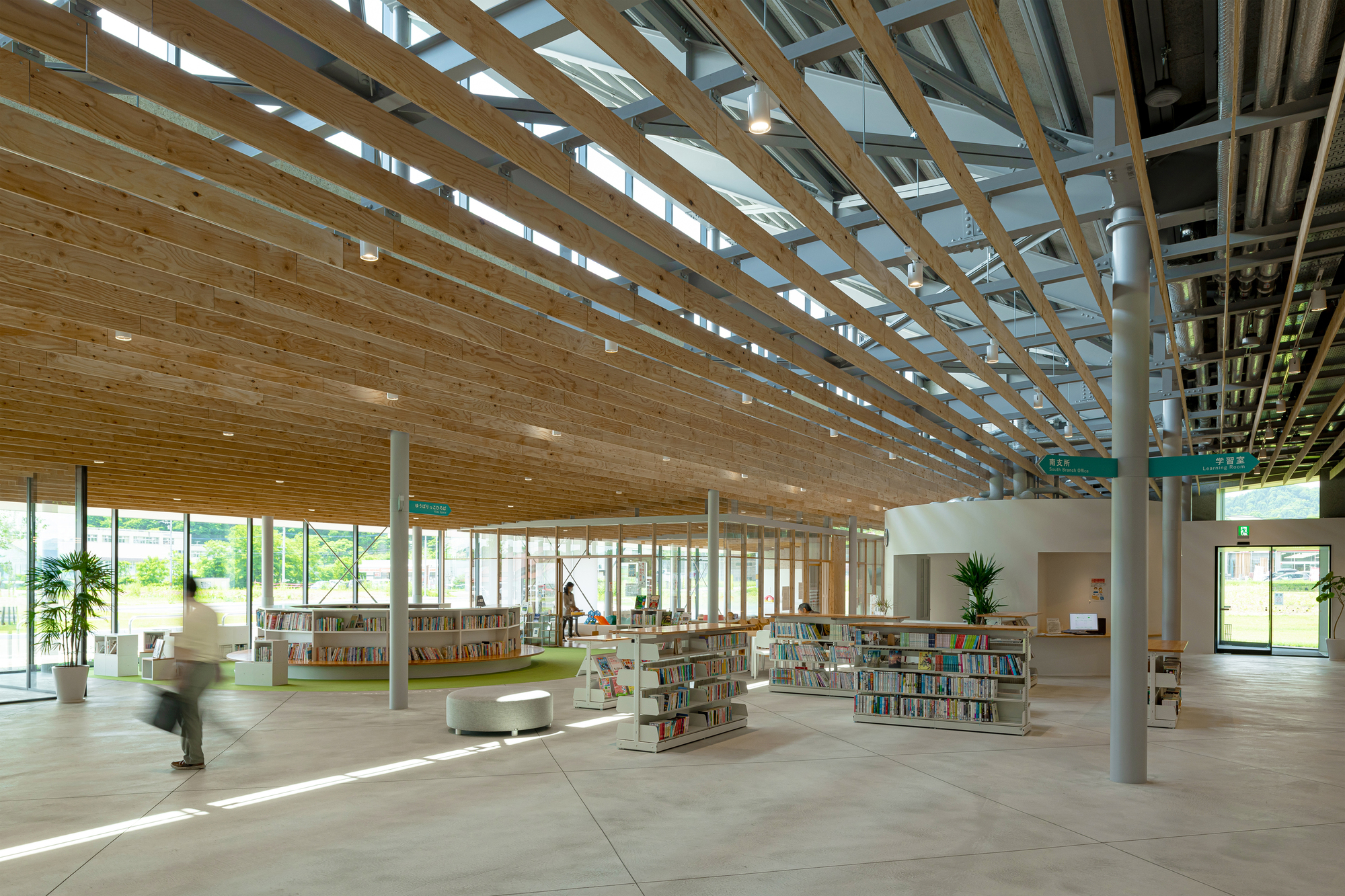 Yubari City Community Base Complex RESTA / Atelier BNK-11