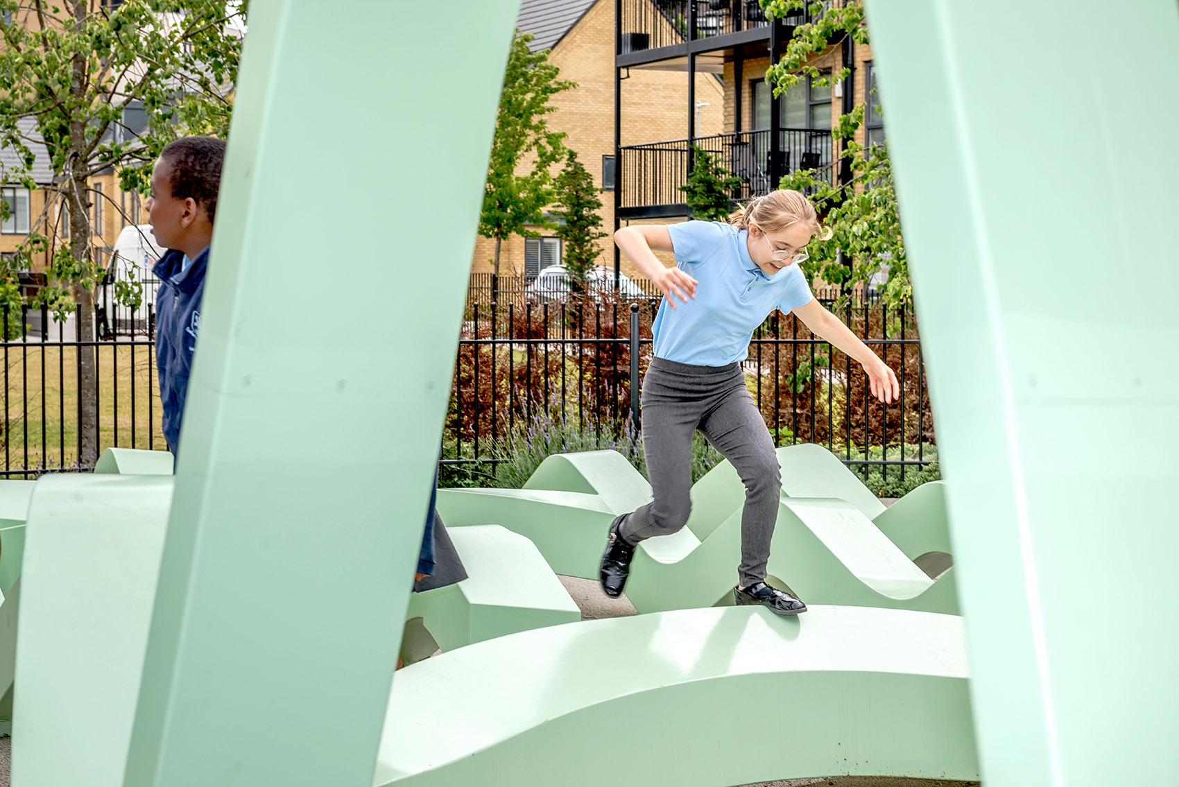 《狂野之生》· 历史遗址上的互动公共艺术装置丨英国丨NEON-22