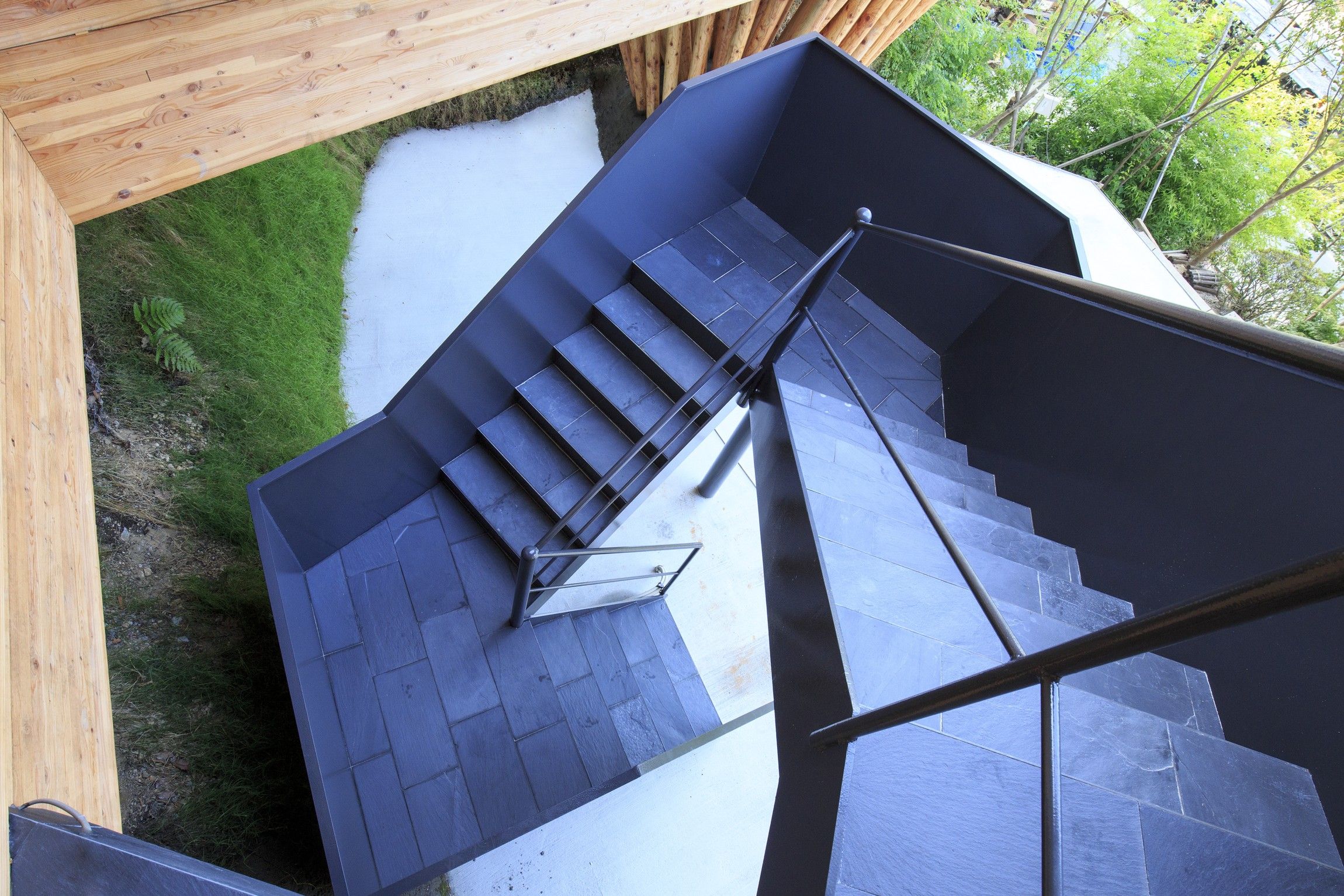 日本依豆 urasu 山间住宅,环保与自然的融合-30