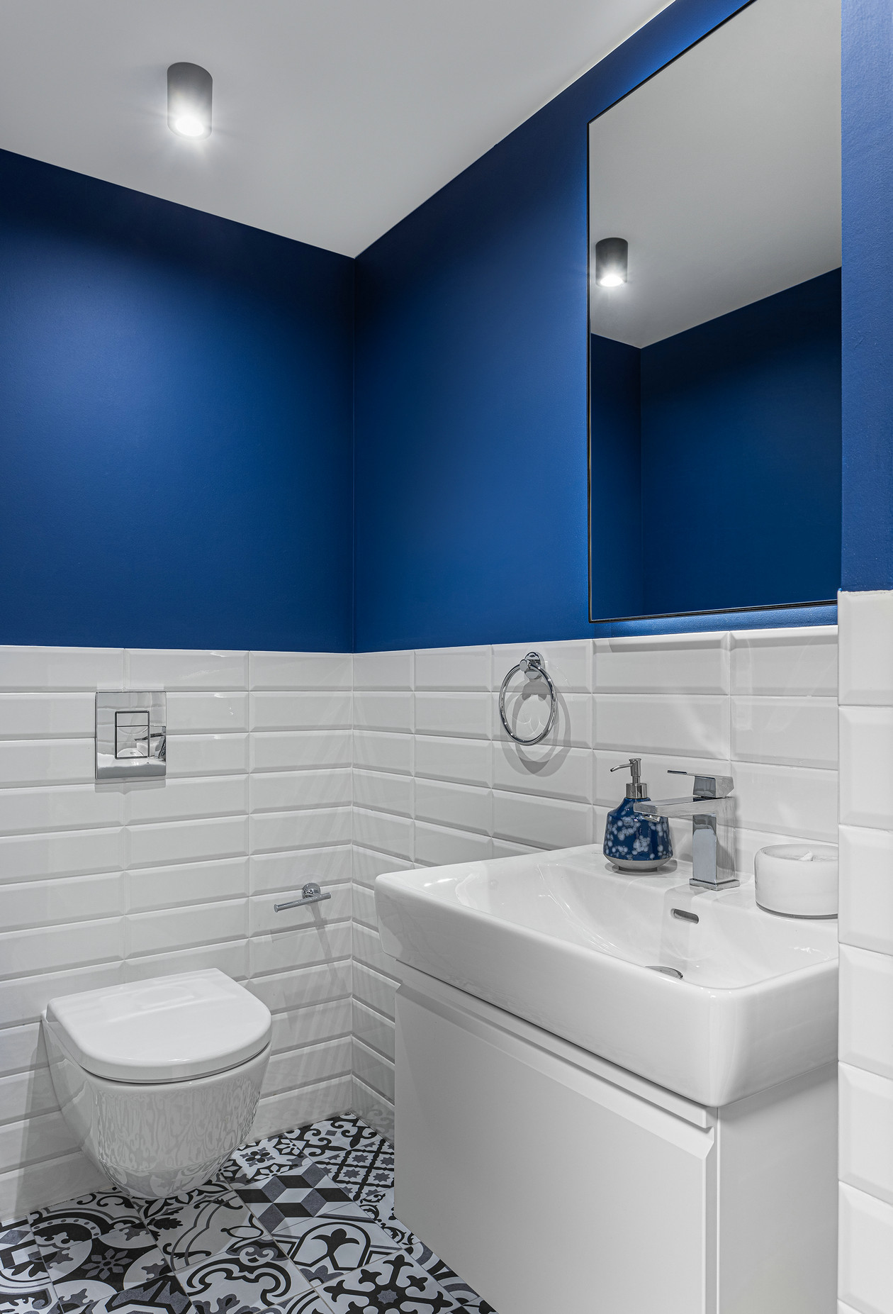 俄罗斯多彩色系公寓设计-19