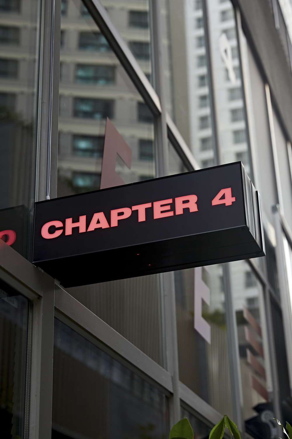 13 坪首尔咖啡厅，黑调工业风的设计魅力-18