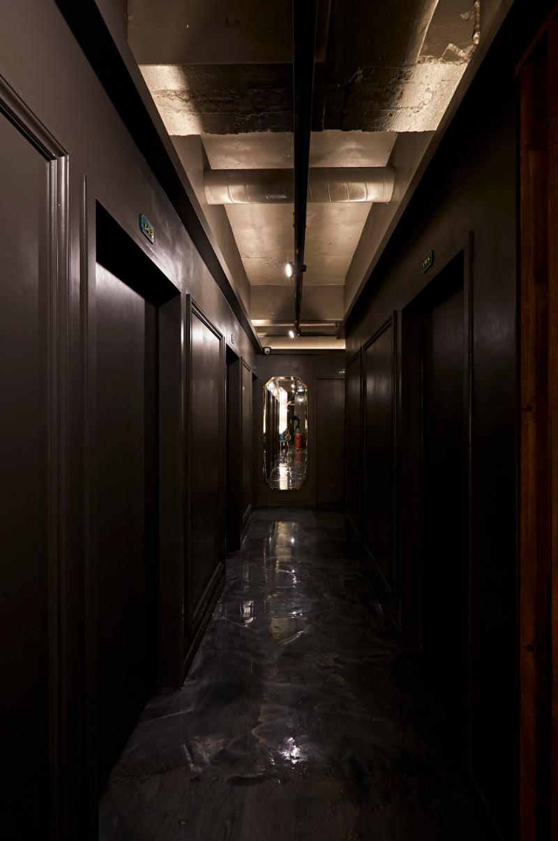 59 平现代高级黑调精品店设计-10