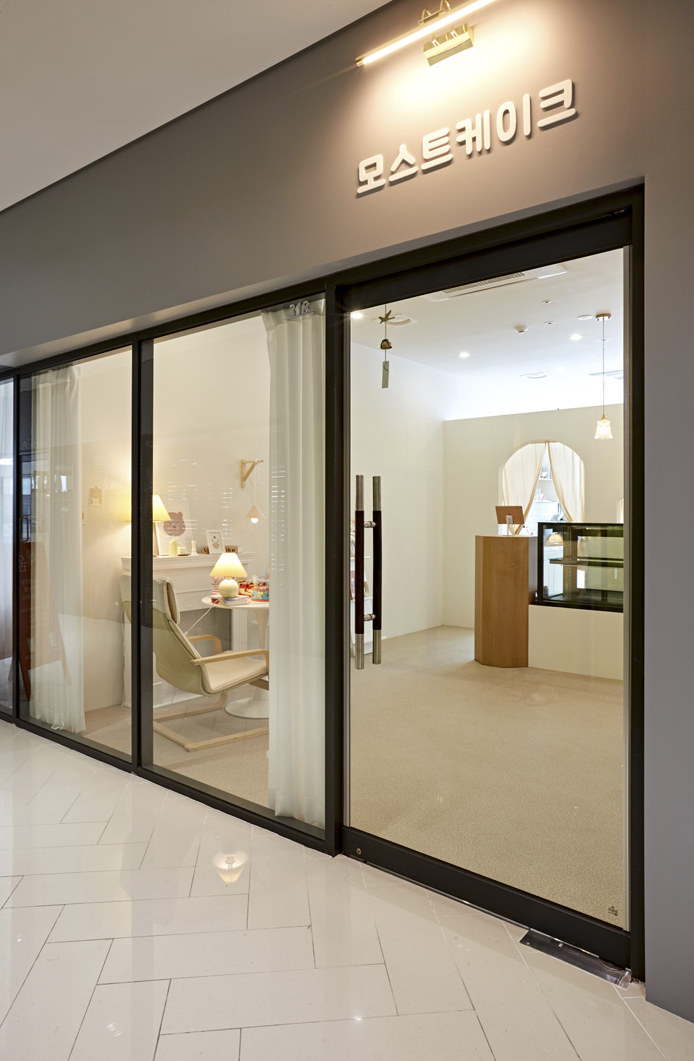 白色 Woods | 极简设计的艺术魅力-15