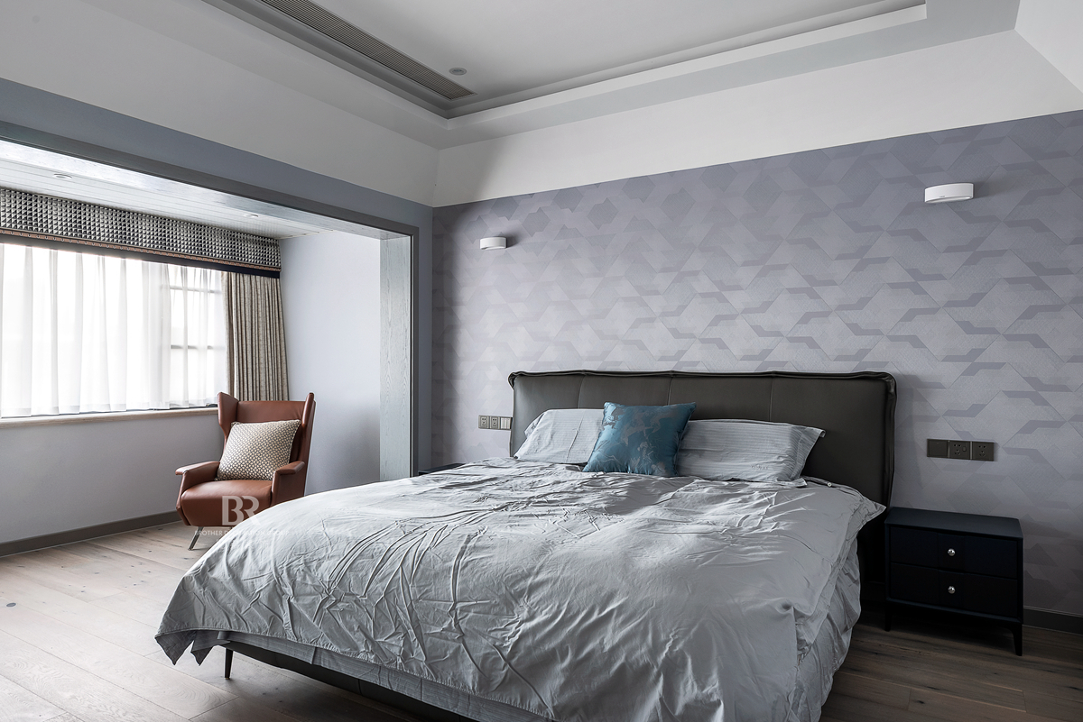 华宇天宫花城现代轻奢跃层装修设计-17