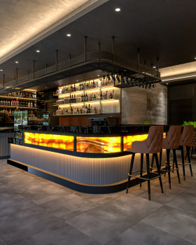 ONYX BAR Restaurant