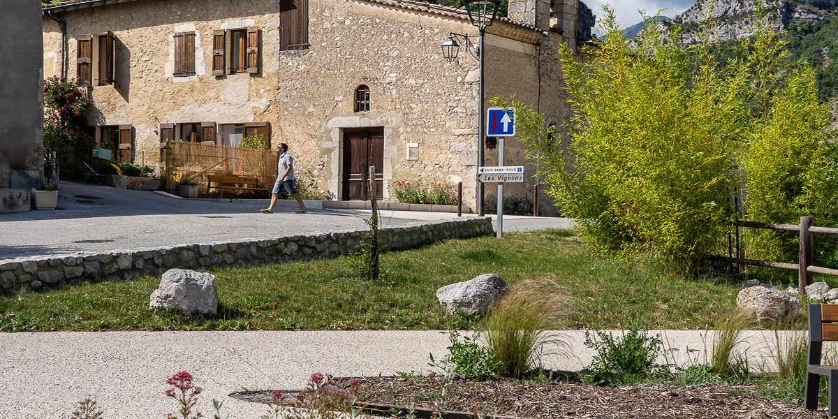 Aménagement de place et de la traversée de village de Romeyer - CoCo architectureCoCo architecture-2