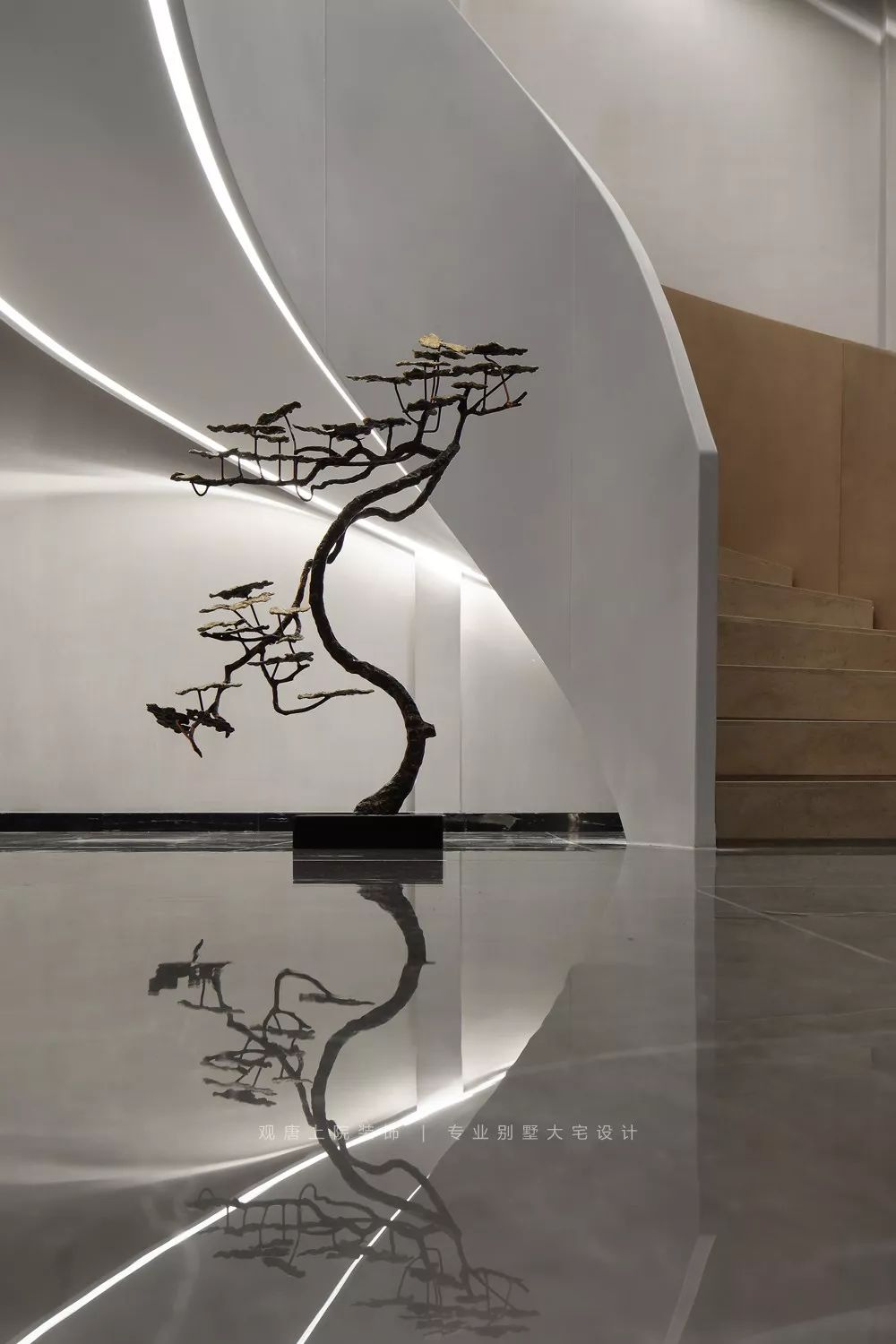 夏宇航打造龙世西湖湾 650㎡私宅,现代简约旋转楼梯成设计亮点-5