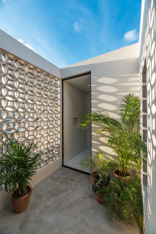 墨西哥 50 年代住宅的现代翻新-23