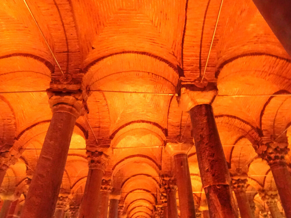 イスタンブールの地下宮殿(伊斯坦布尔的地下宫殿)丨不明-55