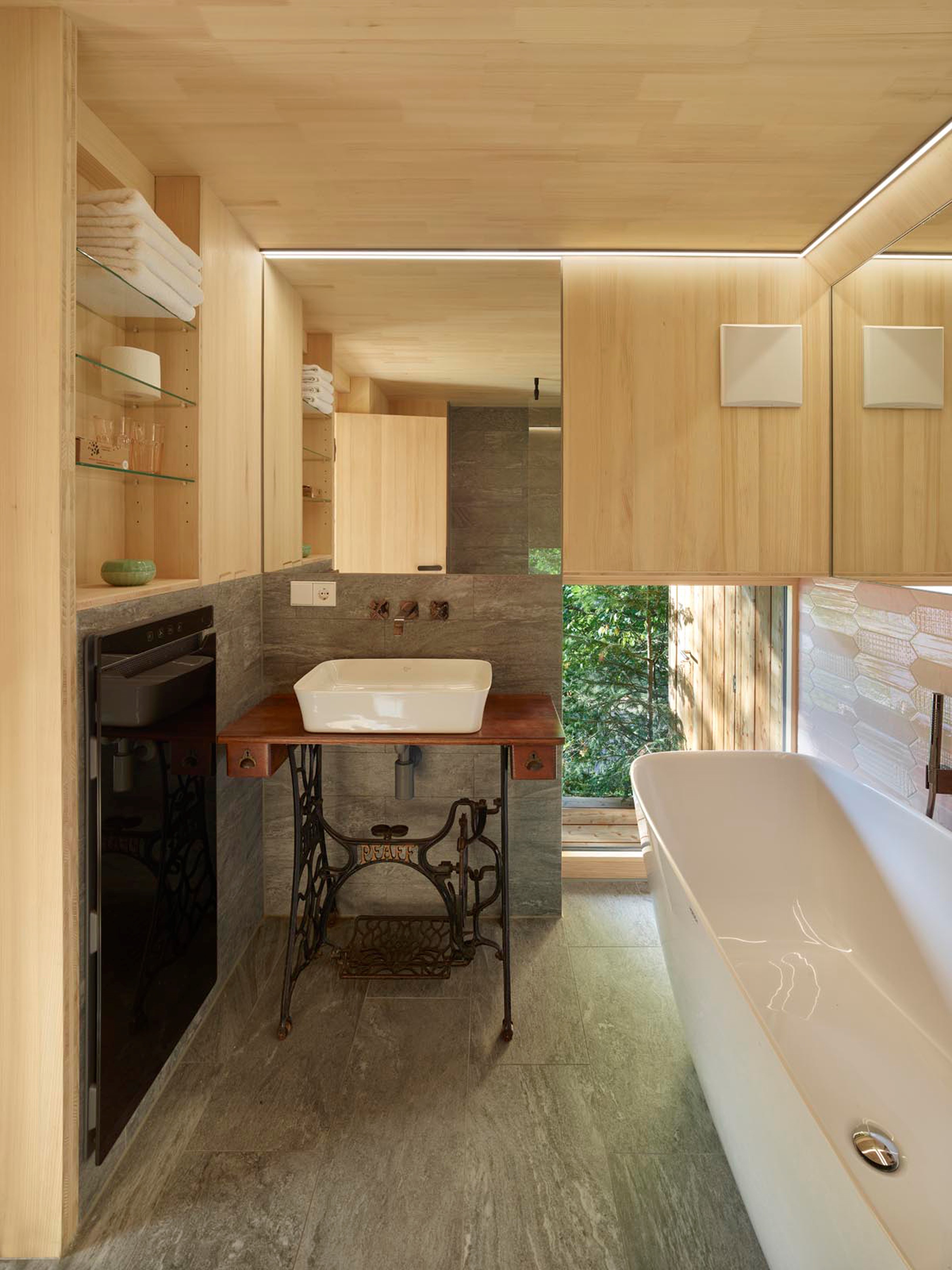 德国黑森林 1000 米高空的环保小屋-48