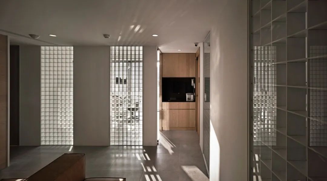 牙医诊所设计之美 · 阳光与曲线的交织-22