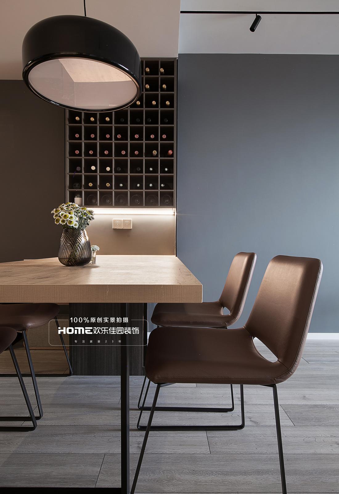 深色理性空间的温馨之家丨欢乐佳园装饰-7