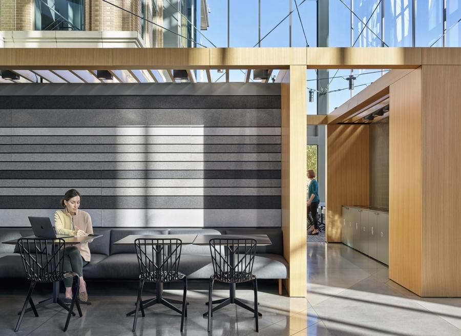 开放式布局使员工能够在日光充足、高度灵活的办公室进行协作 - 米尚丽零售设计网 MISUNLY- 美好品牌店铺空间发现者-2