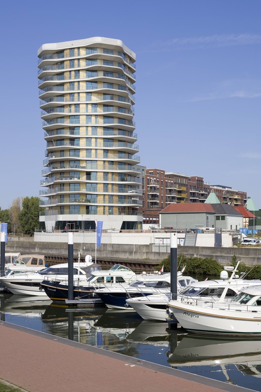 荷兰曼哈顿城市住宅大楼丨Kern Architecten-20