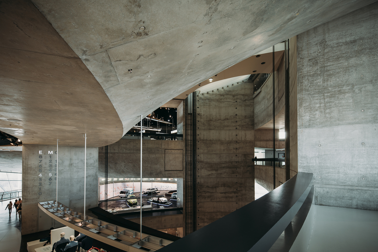 奔驰博物馆 | 混凝土奇迹，寓教于乐的互动空间-39