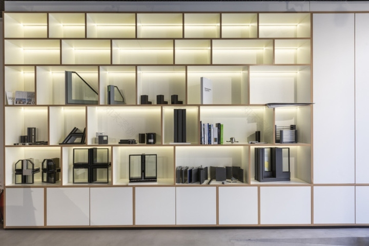 伦敦 Schüco 展示办公空间,极简风格展现高端品质-16