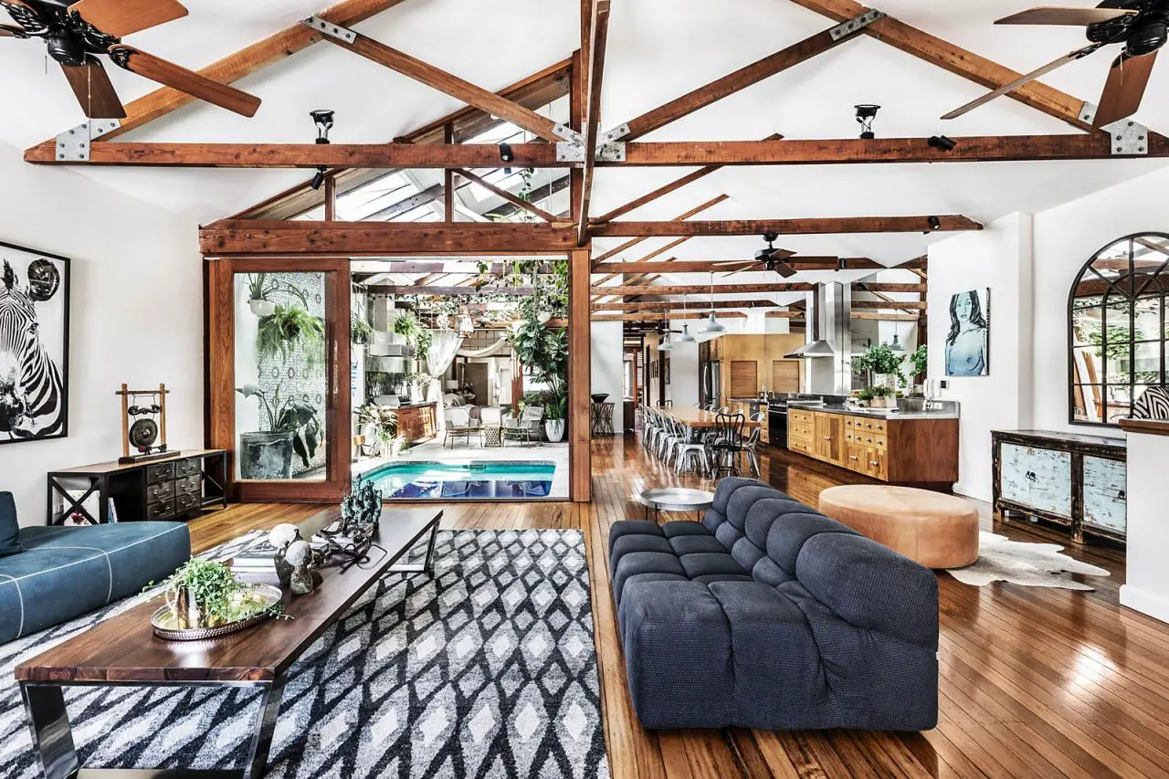 “The Stables”（马厩）-1