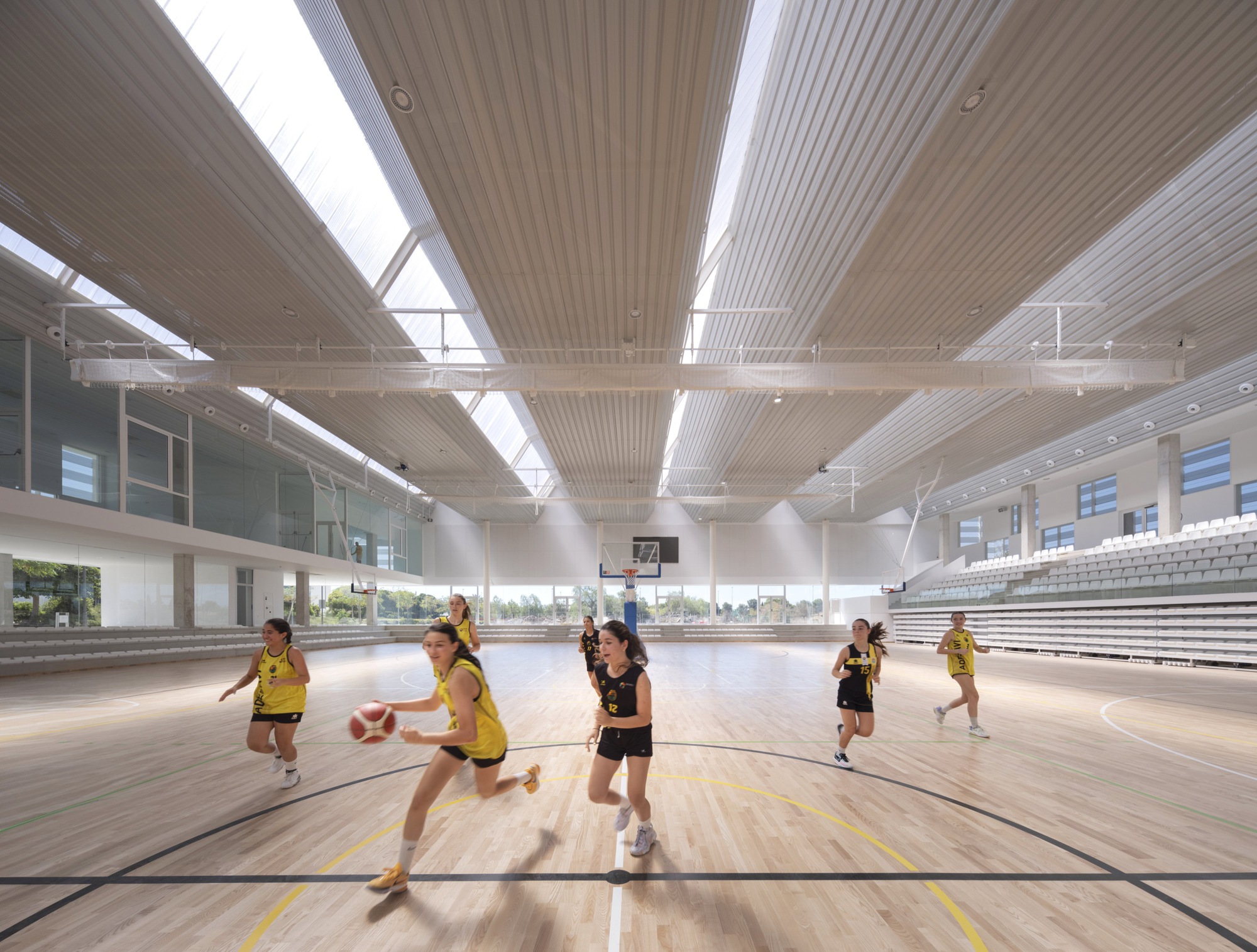 Municipal Sports Pavilion of San Vicente del Raspeig / MCEA | Arquitectura + NAOS 04 ARQUITECTOS-48