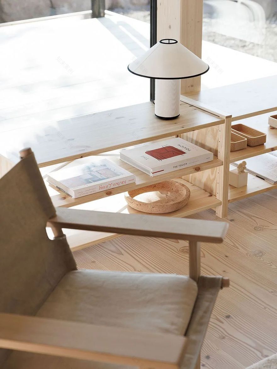 芬兰湖边侘寂风别墅丨Laura Seppanen-11