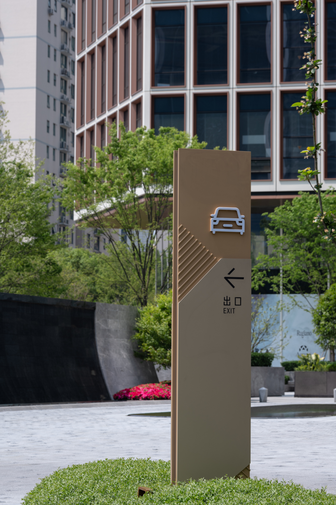 上海国华金融中心，黄浦江畔 灯塔相望丨中国上海丨上海柏熙标识有限公司-26