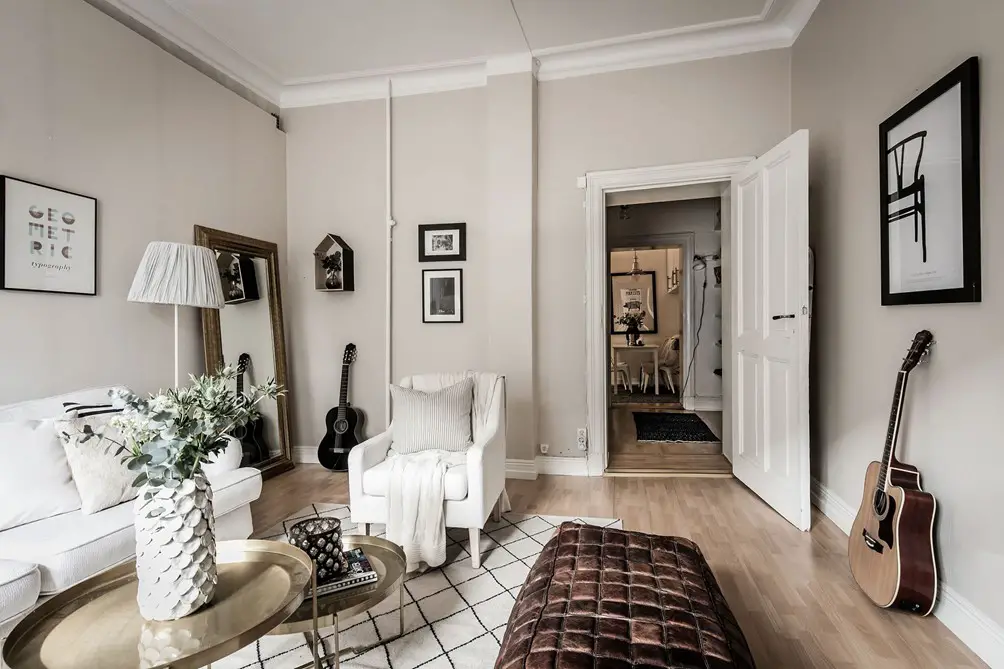 棕色调公寓 | 极简主义与民族元素的完美融合-5