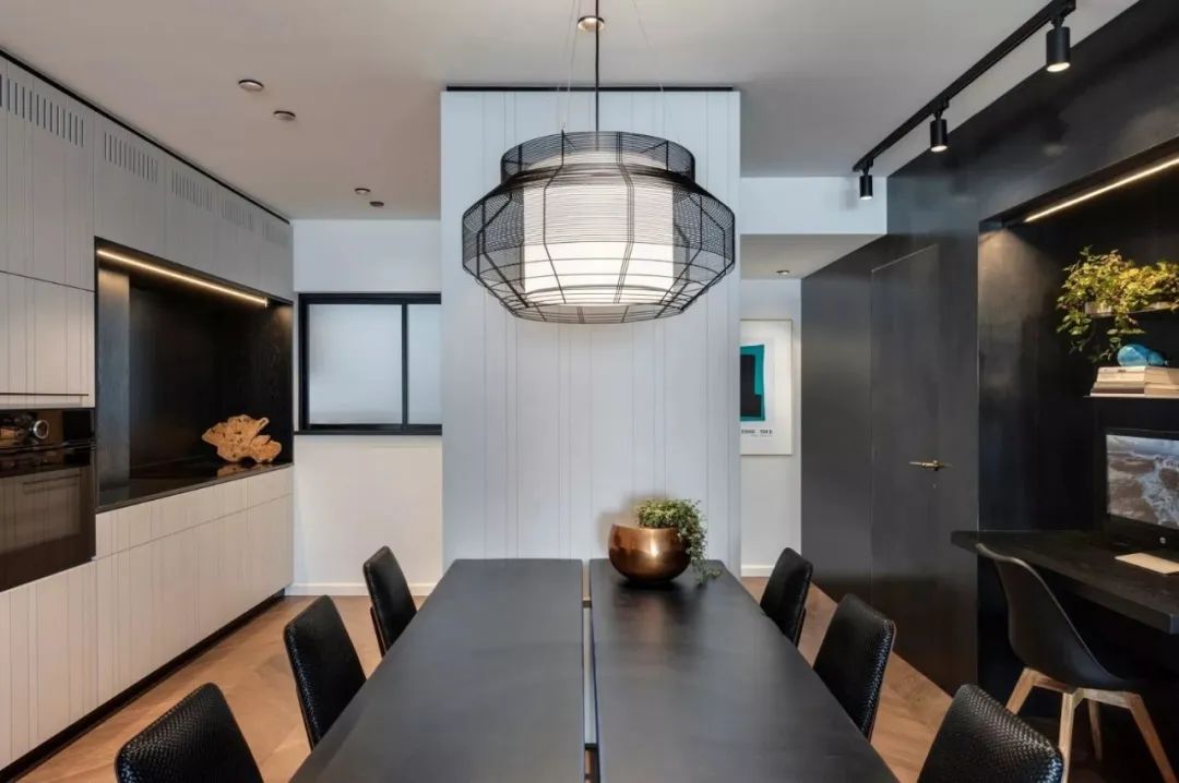 特拉维夫顶层住宅,黑白色调的时尚空间-102