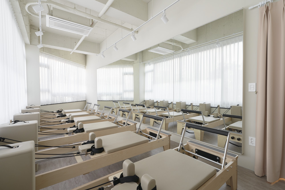 粉色点缀的 41 平米私人健身会所-17