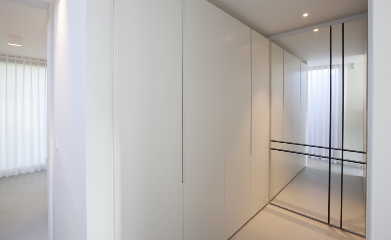 比利时哈塞尔特现代家庭住宅-59