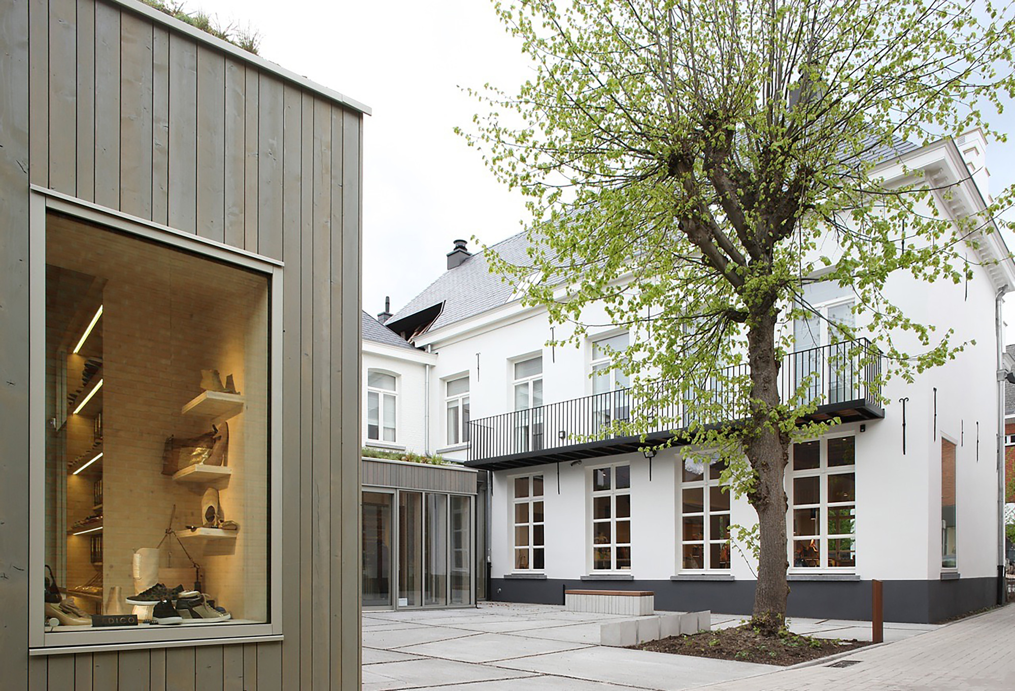 Pedico Shop / murmuur architecten + Robbrecht & Daem architecten-22