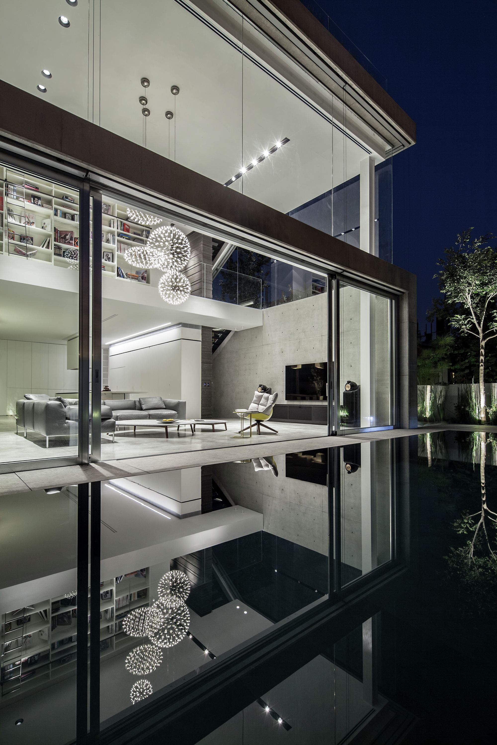 割裂与连接 | 混凝土与玻璃的共生之作-118