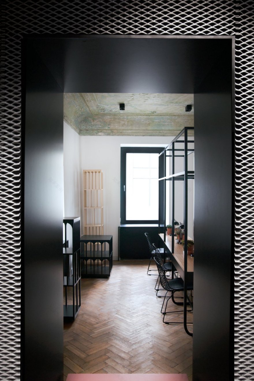 莫斯科老建筑改造美甲店 Crosby Studios-10