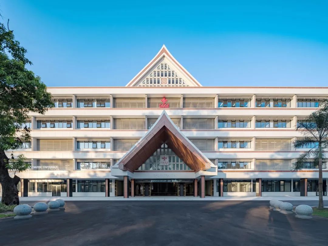 中国援建老挝玛霍索综合医院大楼落成，国务院总理李强出席仪式！-25