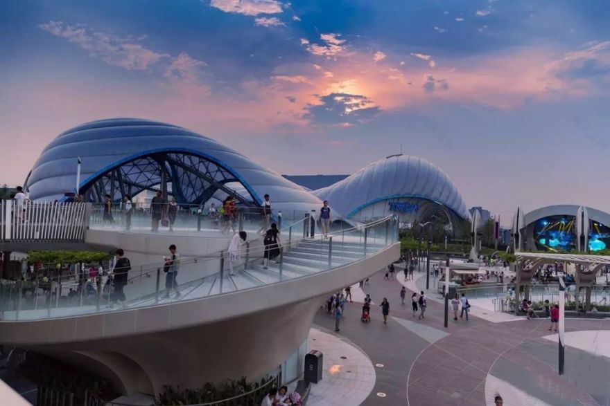 《上海迪士尼·明日世界》 | 圆滚滚的米老鼠,尖端设计的奇幻城堡-39