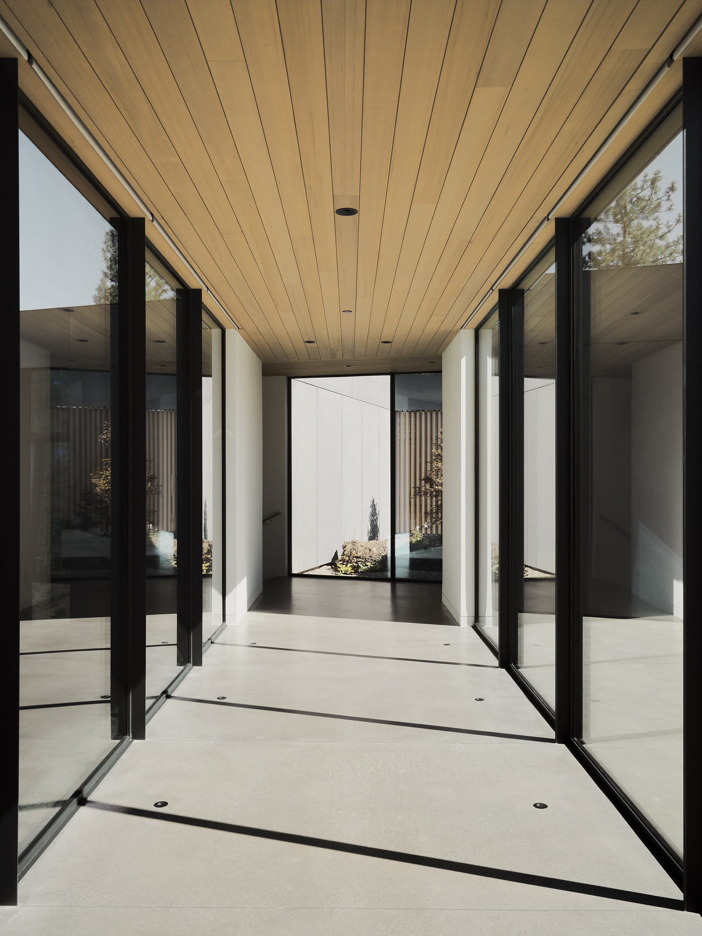 本德隐居处

注：Bend通常是一个地名，音译为本德 ，Hideaway意为隐居处、隐匿之地  丨美国本德丨Feldman Architecture-5