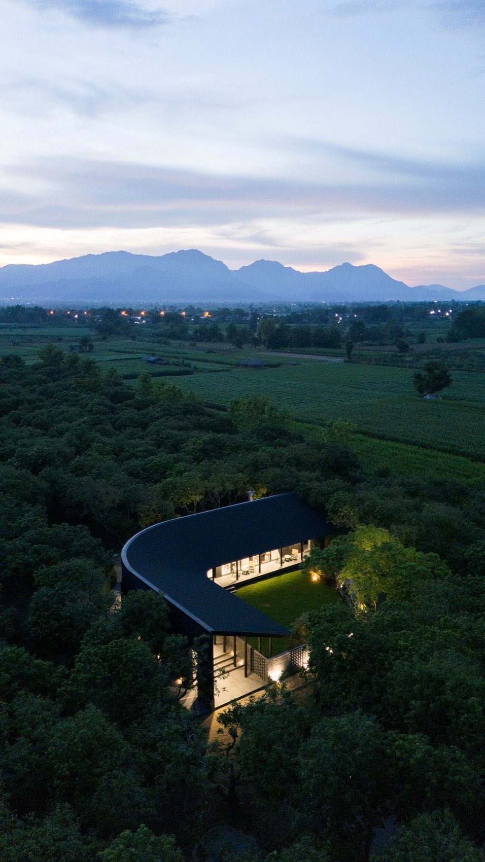 小花园中的MADA咖啡馆丨泰国丨BodinChapa Architects-75